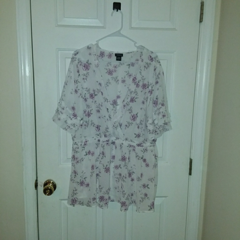 Torrid top sz 3 (3X)